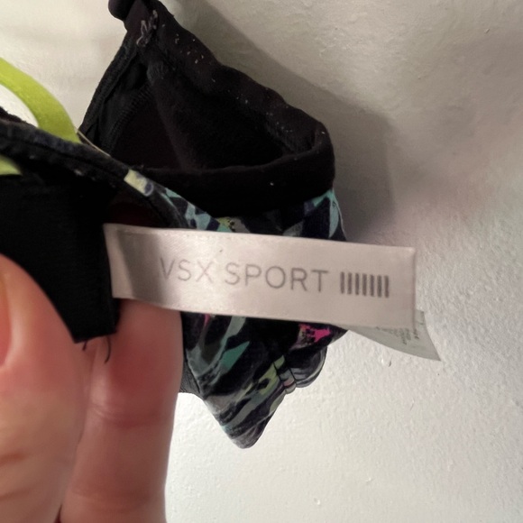 Victoria's Secret VSX Sport Strappy Back Sports Bra Black w Multicolor Size 32C - Picture 4 of 6